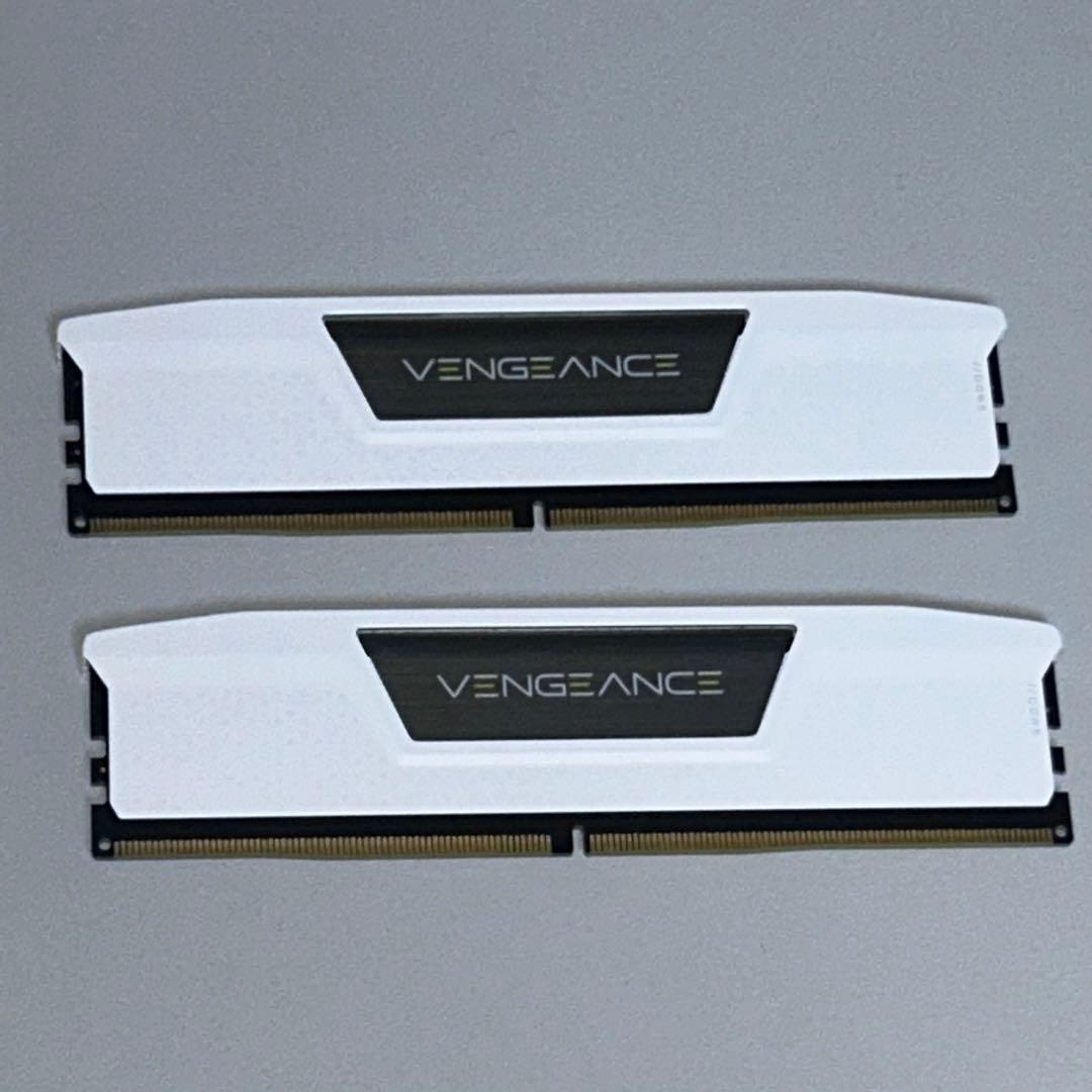 Corsair メモリ　ホワイト 32GB