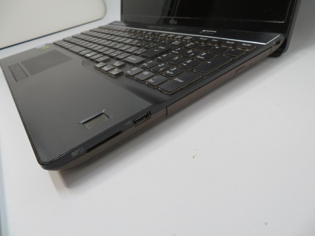 ジャンク◆富士通ノートパソコン FMV LIFEBOOK AH77/B3