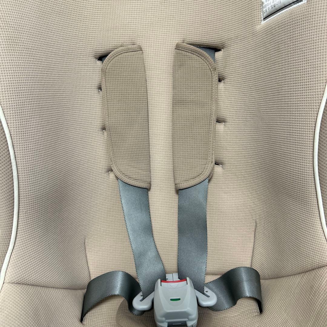 コンビ　 チャイルドシート ヘーゼルナッツ