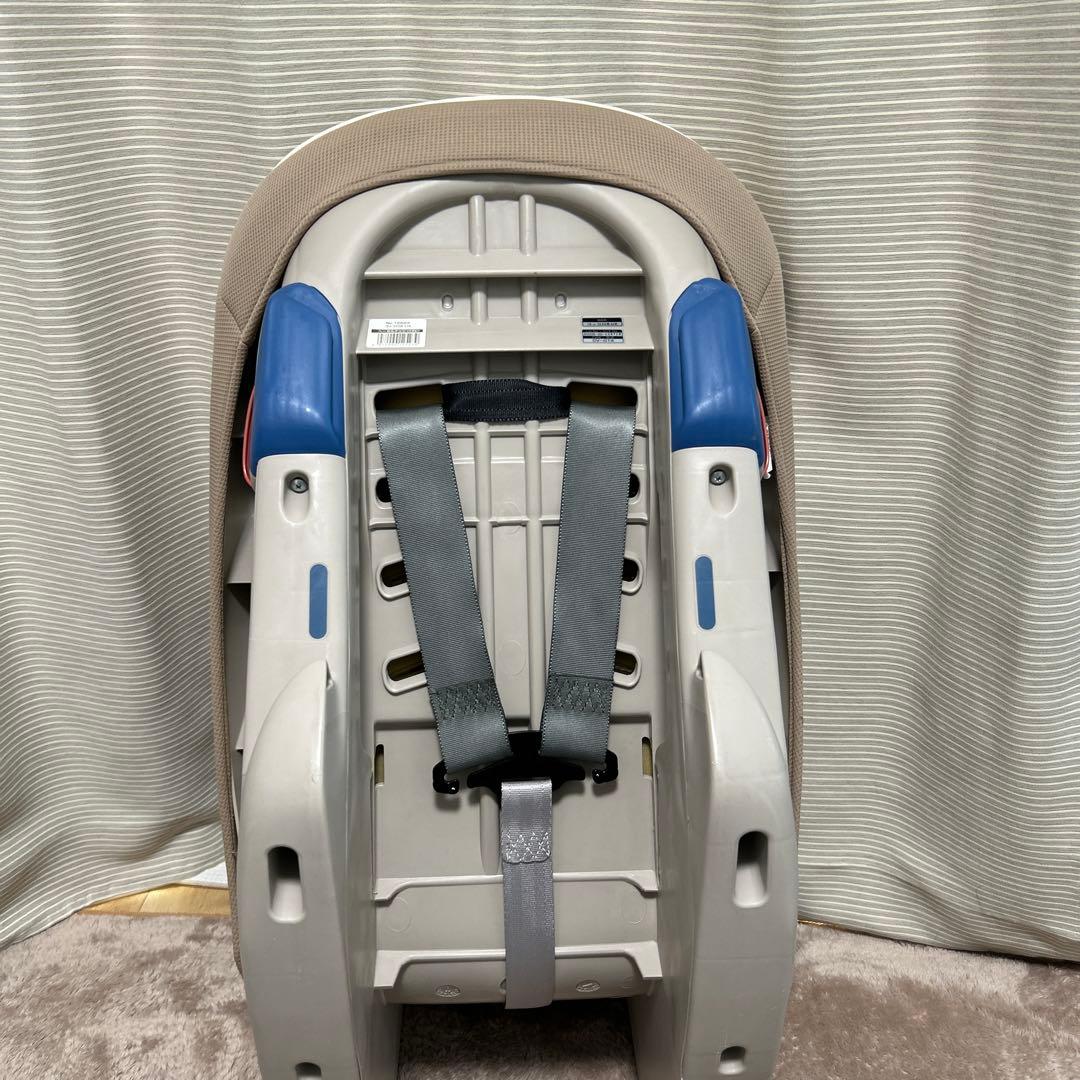 コンビ　 チャイルドシート ヘーゼルナッツ
