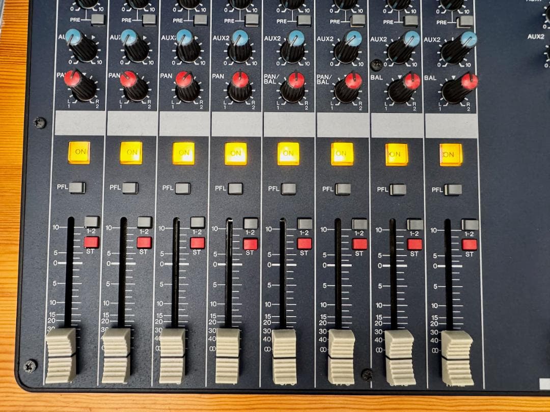 美品 YAMAHA MG124C 12チャンネル アナログミキシングコンソール