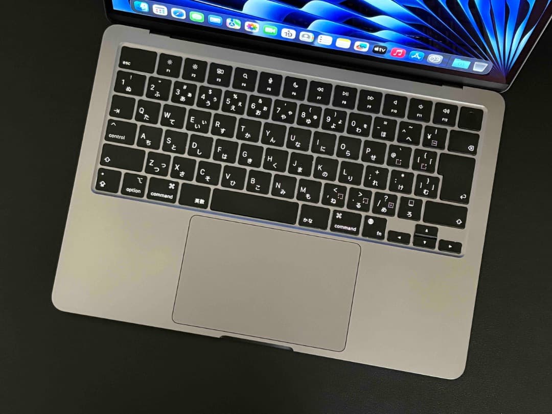 MacBook Air （M2, 2022）13.6㌅ 16GBメモリ CTO