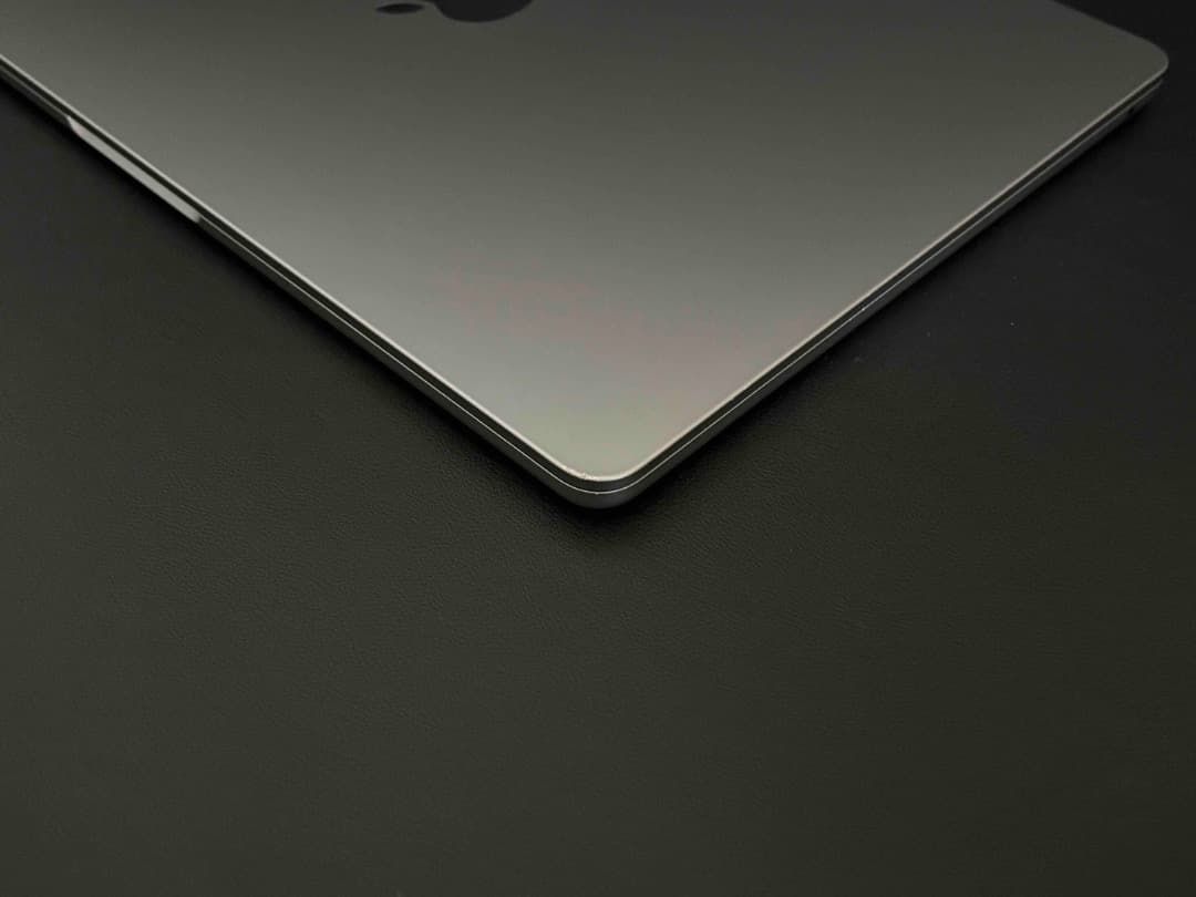 MacBook Air （M2, 2022）13.6㌅ 16GBメモリ CTO