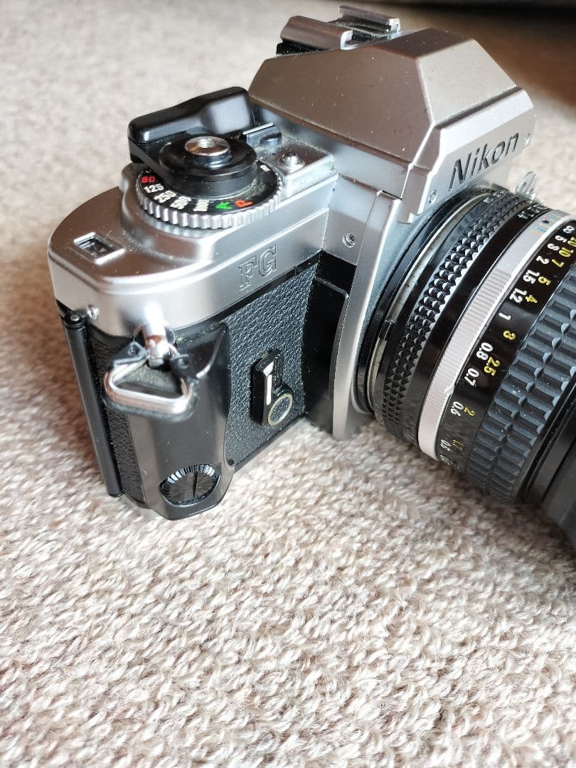 再値下げ　ニコン FG フィルムカメラセット(本体、望遠レンズ、三脚、バッグ等)