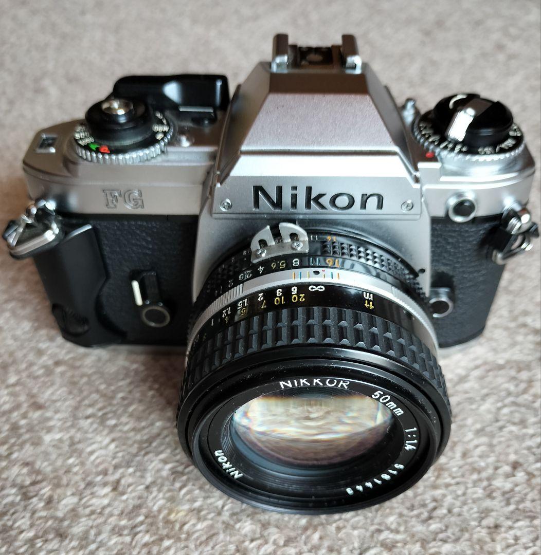 再値下げ　ニコン FG フィルムカメラセット(本体、望遠レンズ、三脚、バッグ等)