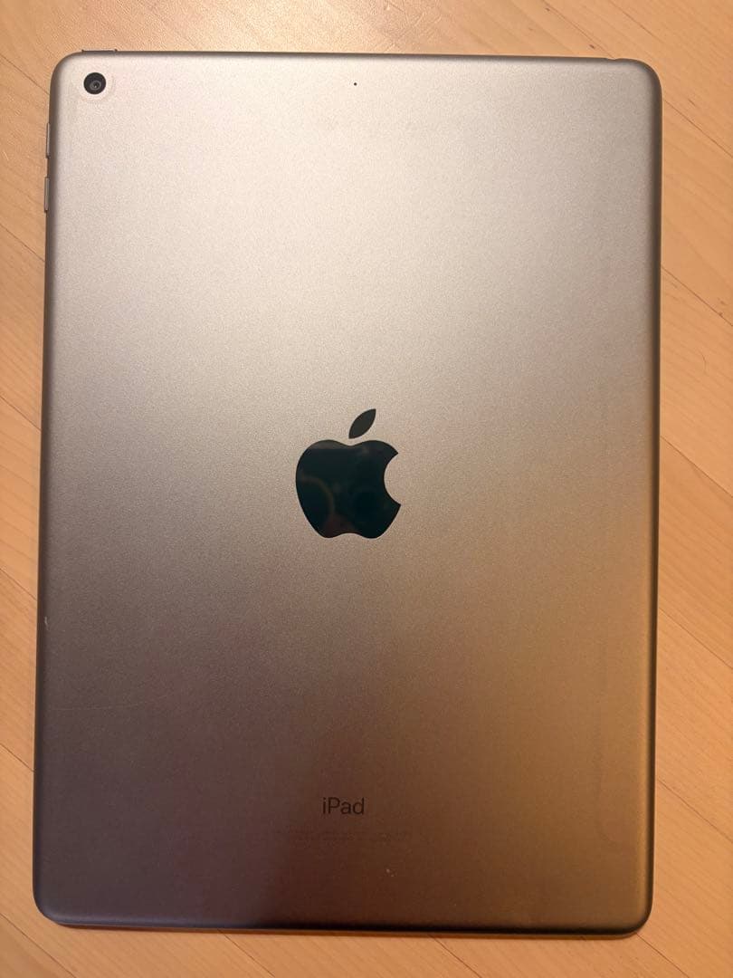 Apple iPad (第5世代) 128GB シルバー Wifiモデル