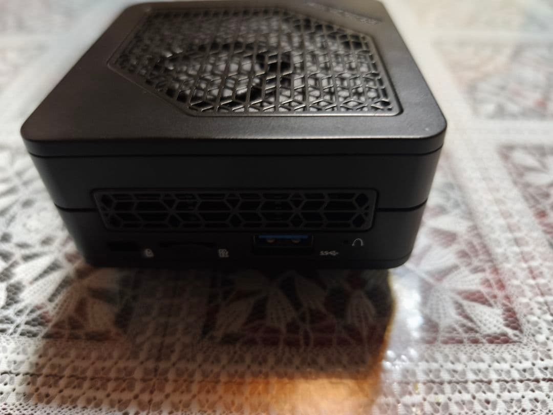 MinisforumミニPC EM780