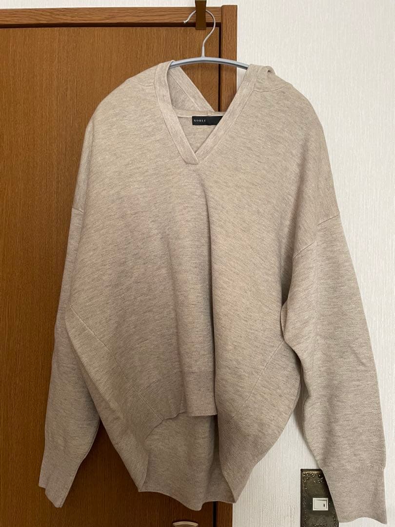 NOBLE／接結タック編みフードプルオーバー