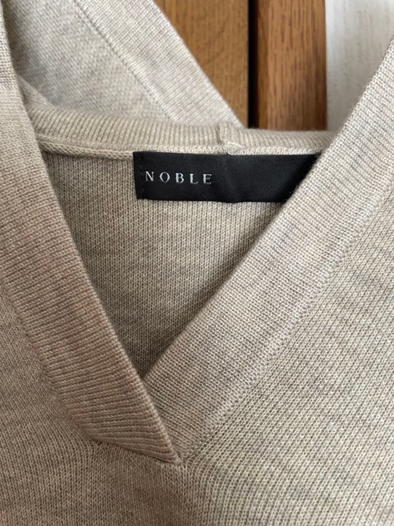 NOBLE／接結タック編みフードプルオーバー
