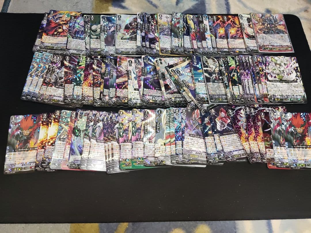 ヴァンガード　引退品　ホイル1000枚超え　sp 未開封等あり