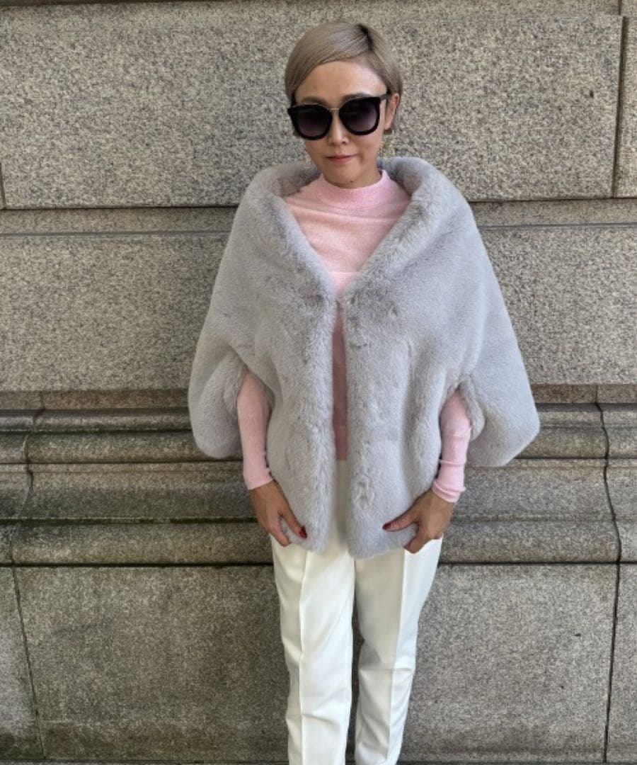 【新品未使用タグ付き✨】JENNE ジェンヌ リッチボリュームファーケープ