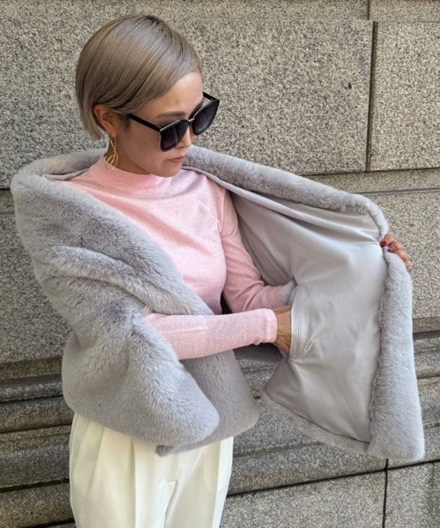 【新品未使用タグ付き✨】JENNE ジェンヌ リッチボリュームファーケープ