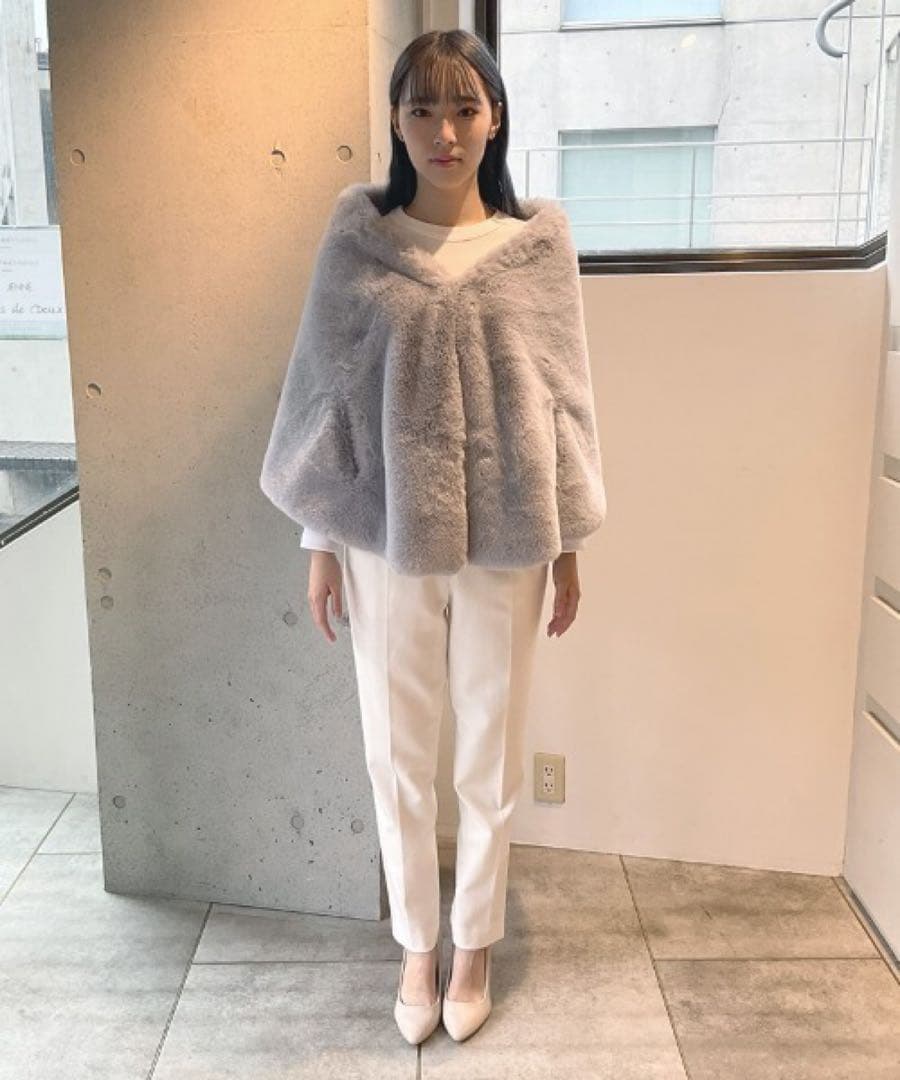 【新品未使用タグ付き✨】JENNE ジェンヌ リッチボリュームファーケープ