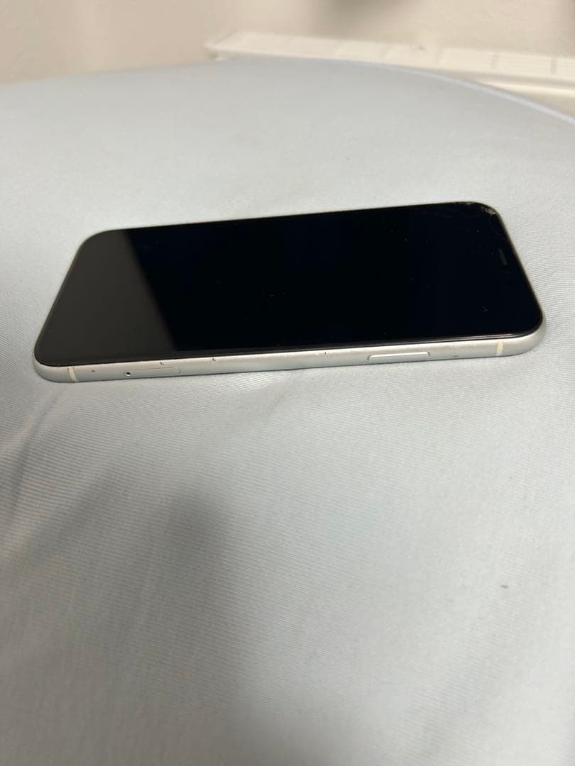 Apple iPhone XRホワイト　本体　64GB