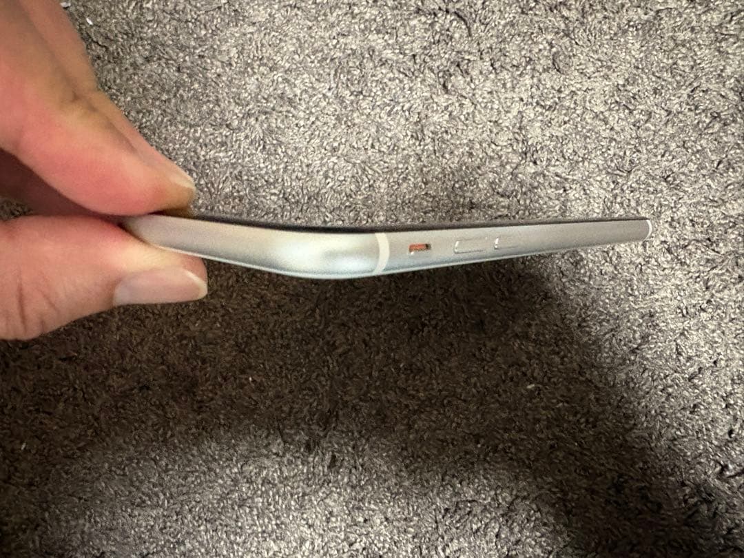 美品 iPhoneSE 第2世代 ホワイト 64GB SIMフリー