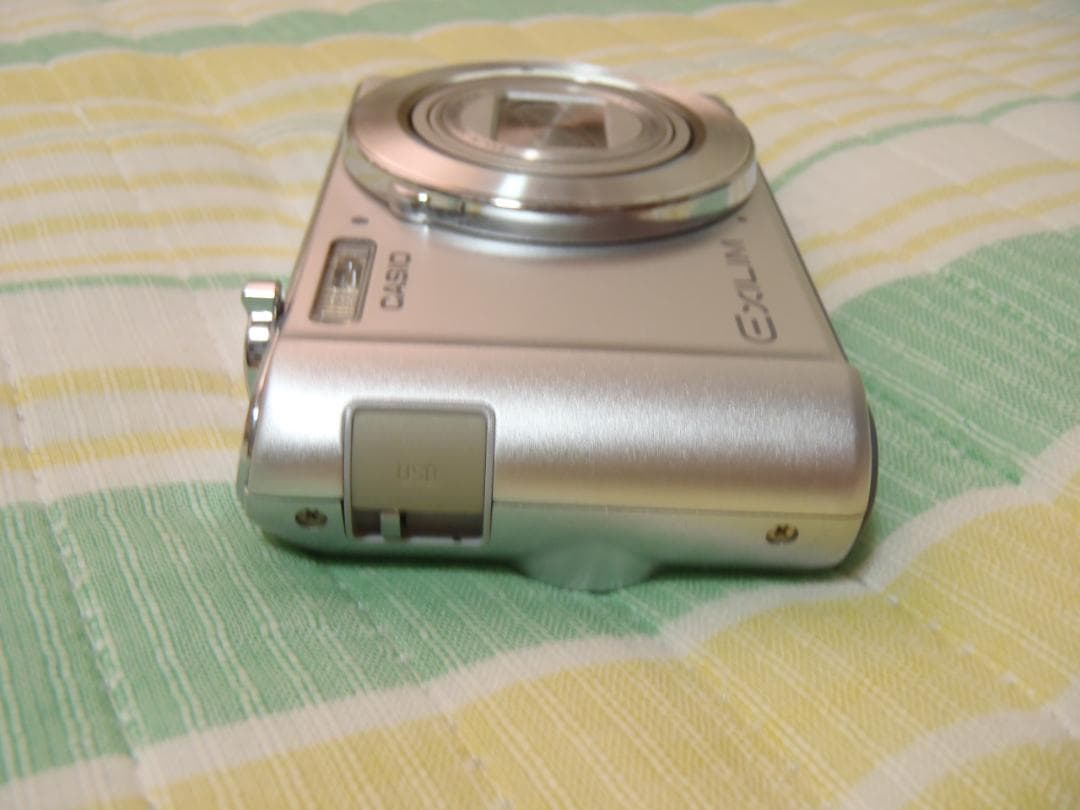 ⭕️動作品♥️美品★1610万画素★カシオEX-ZS180軽量162g光学１２倍