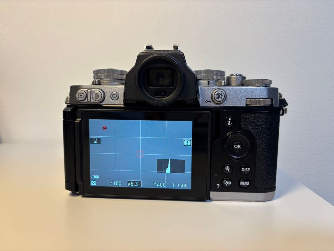 【値下げ】【美品】Nikon Z fc ミラーレスカメラ シルバー レンズキット