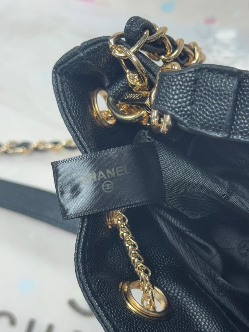 ✨新品・未使用ブラック キルティング サコッシュ