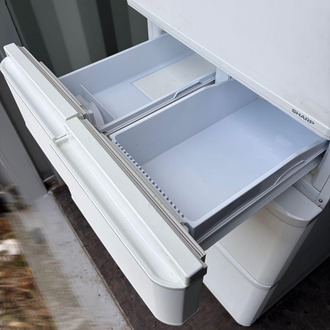 運搬取付無料！超美品マットオフホワイト純正SHARP清潔スリム冷蔵庫！完動品！