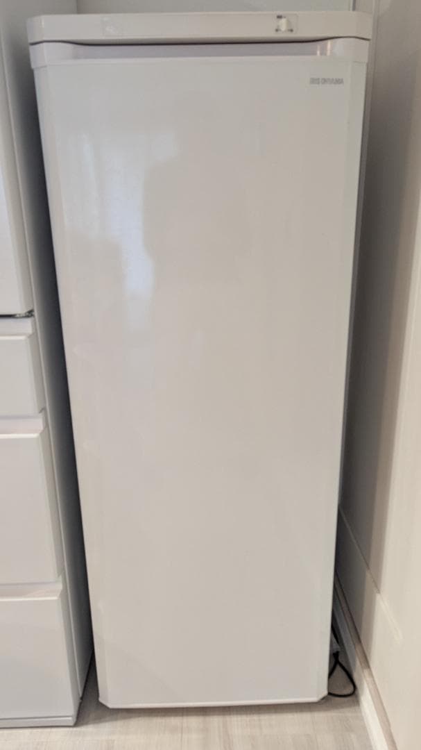 アイリスオーヤマ ノンフロン冷凍庫 IUSD-18A-W 175L