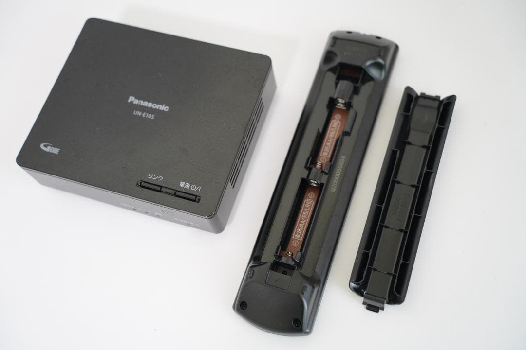 パナソニック　UN-19CF10D　UN-E10Sポータブルテレビ