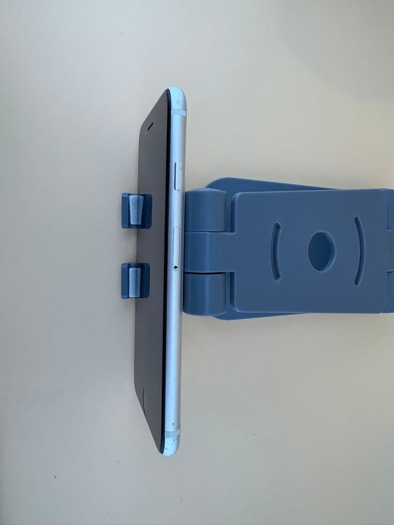 iPhone SE 代3世代64GBスターライトバッテリー純正88%