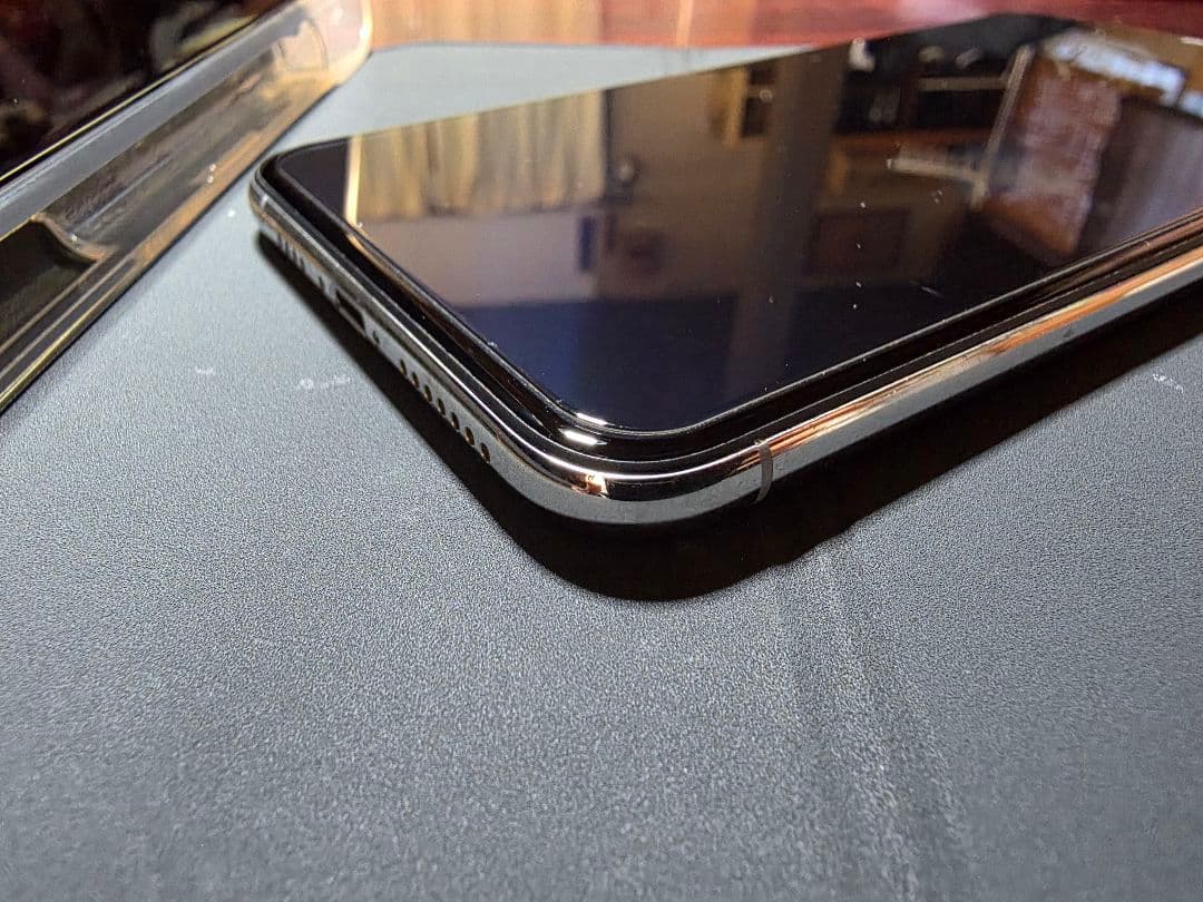 iPhone XS Max 256GB SIMロック解除済み SIMフリー