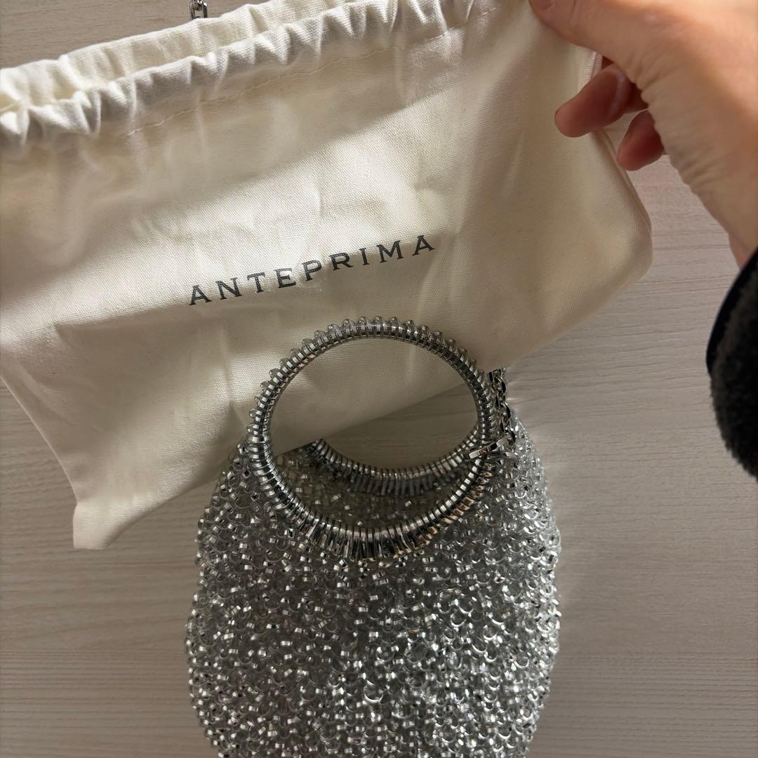 アンテプリマミニラウンドショルダーバッグシルバー