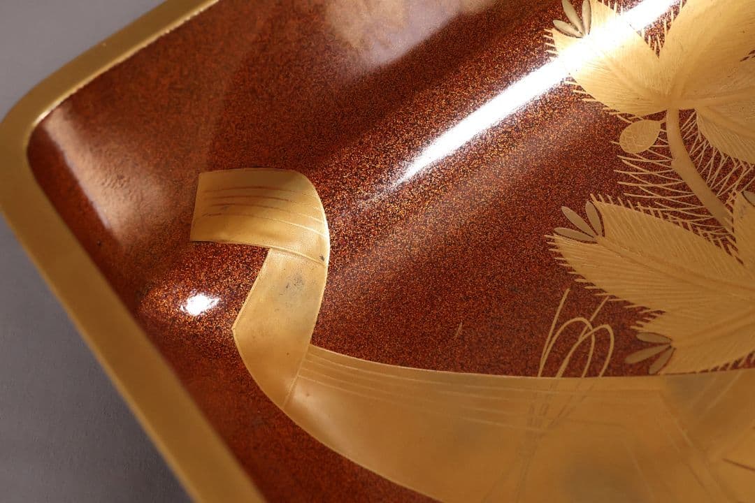 【MA797】時代木製漆器 梨子地 松梅・桔梗唐草 金蒔絵 呉服蓋 広蓋 広盆