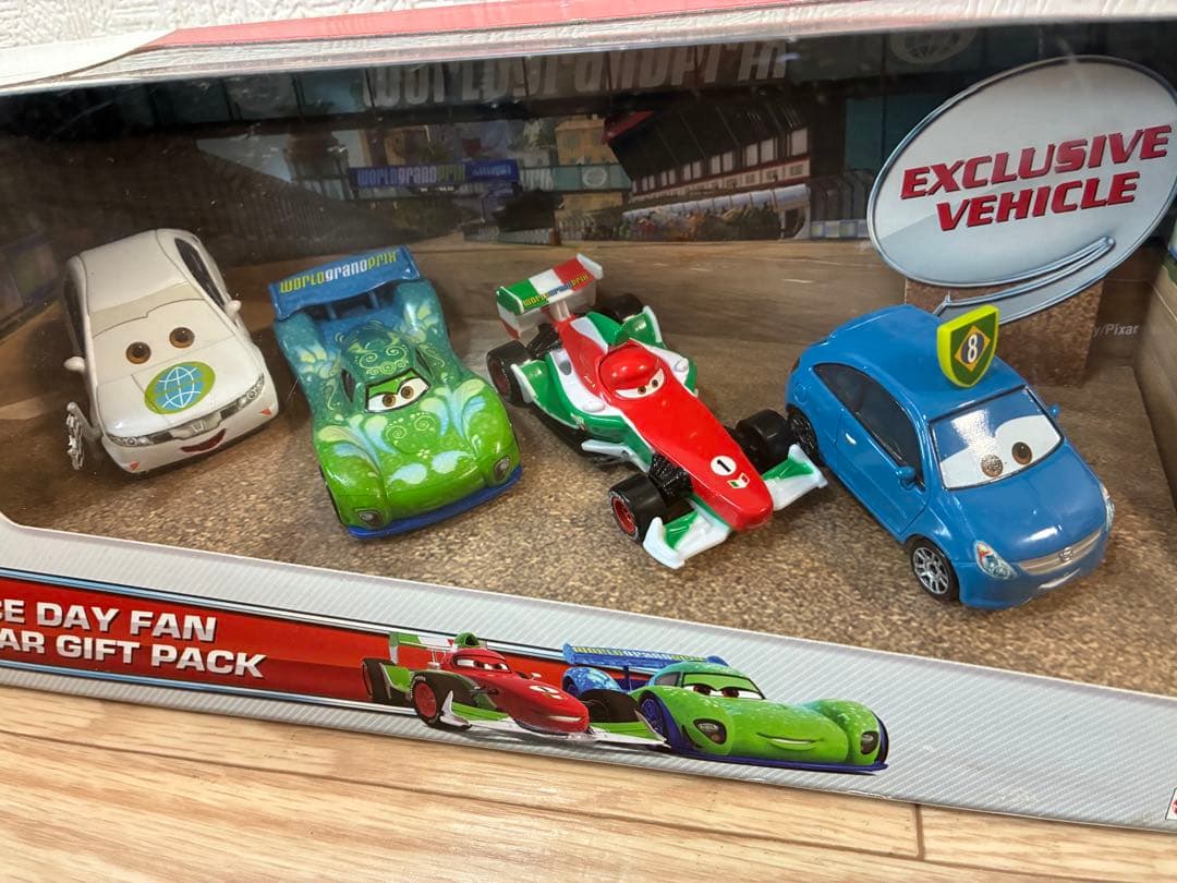 カーズ　RACE DAY FAN 4-CAR GIFT PACK