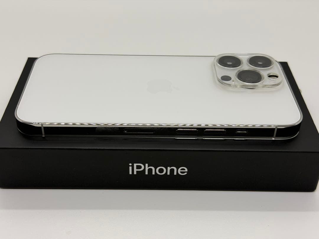 Apple iPhone 13pro 256gd シルバー ホワイト　充電器付き
