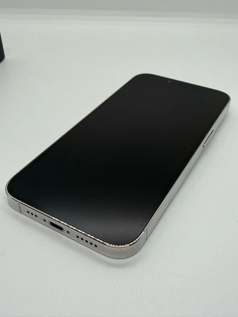 Apple iPhone 13pro 256gd シルバー ホワイト　充電器付き