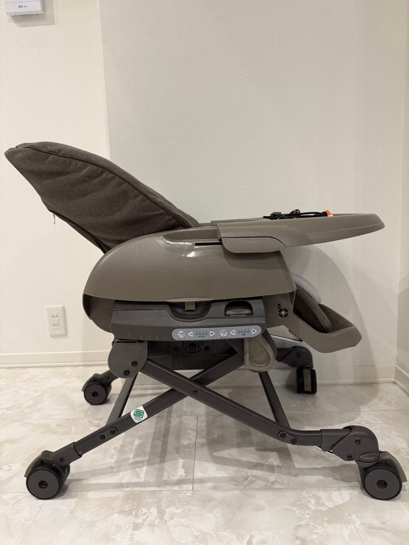 限定モデル【美品】combi ネムリラ オートスウィング 電動ハイローチェア