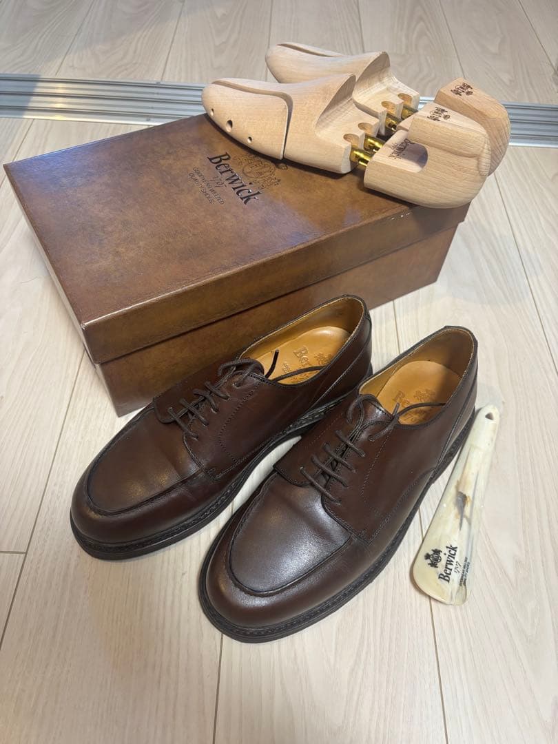Berwick 4477 Uチップ ダークブラウン シューツリー・靴べら付き