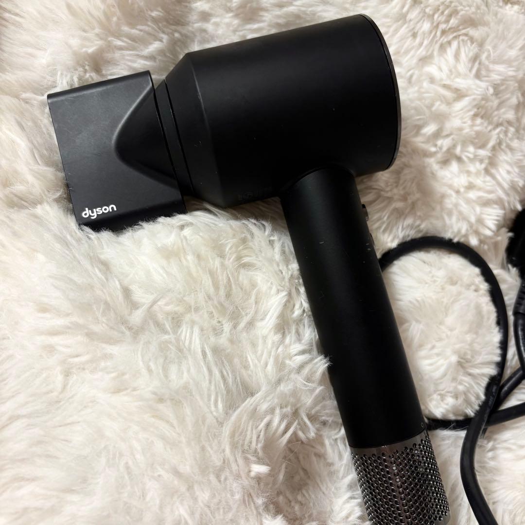 【値下げ】Dyson ブラック ヘアドライヤー
