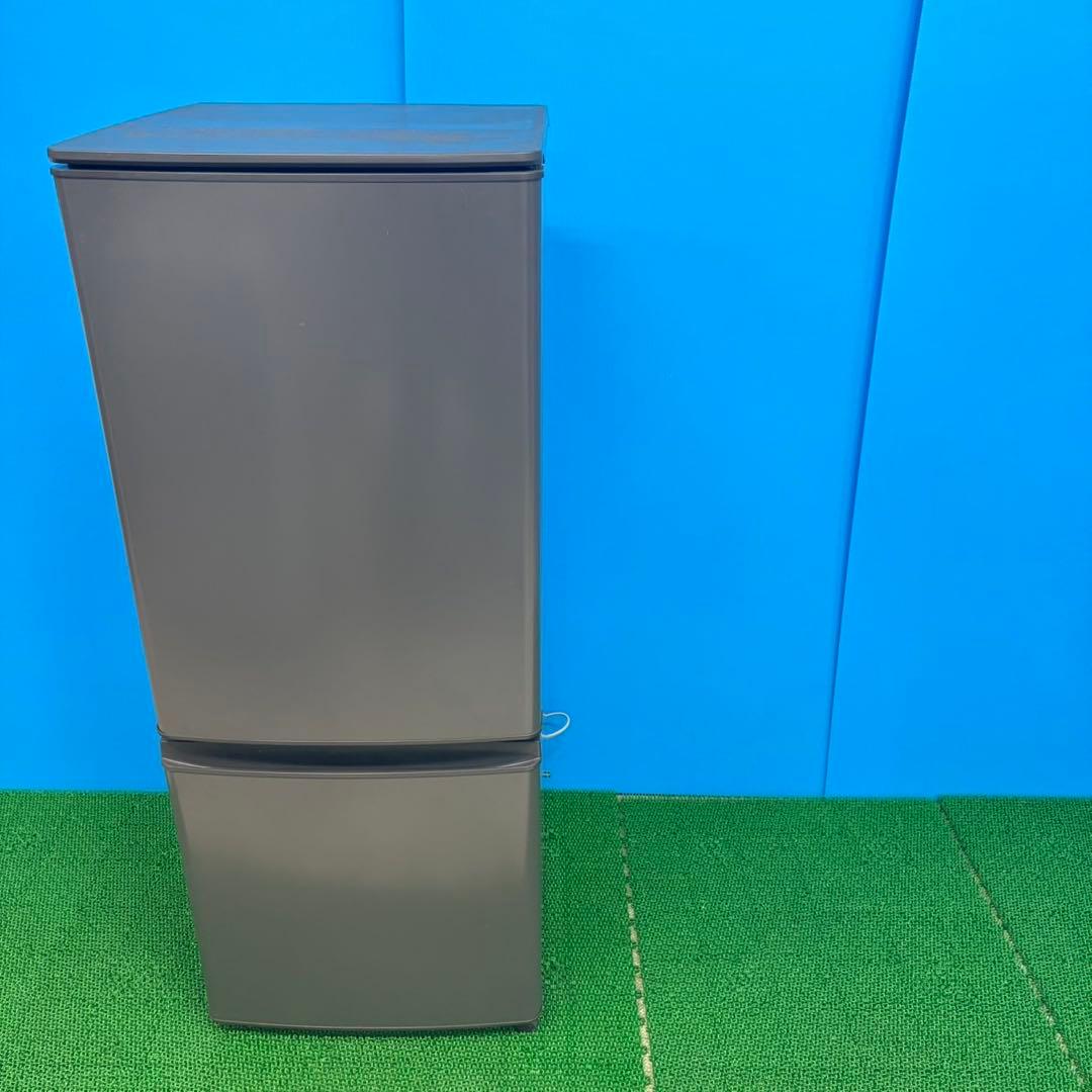 606 三菱　一人暮らし用　冷蔵庫　小型　一人暮らし　右開き　マッドカラー