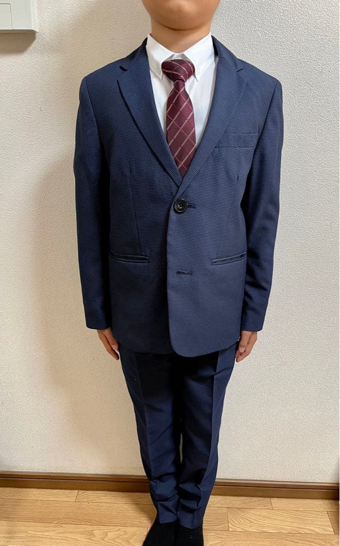 コムサイズム　マイクロチェック柄スーツ　140㌢　シャツネクタイセット