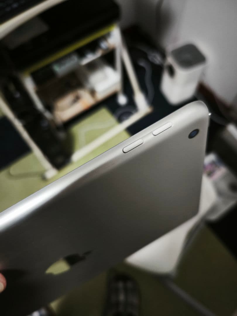 【美品】iPad 第6世代 128GB Wi-Fiモデル カバー付