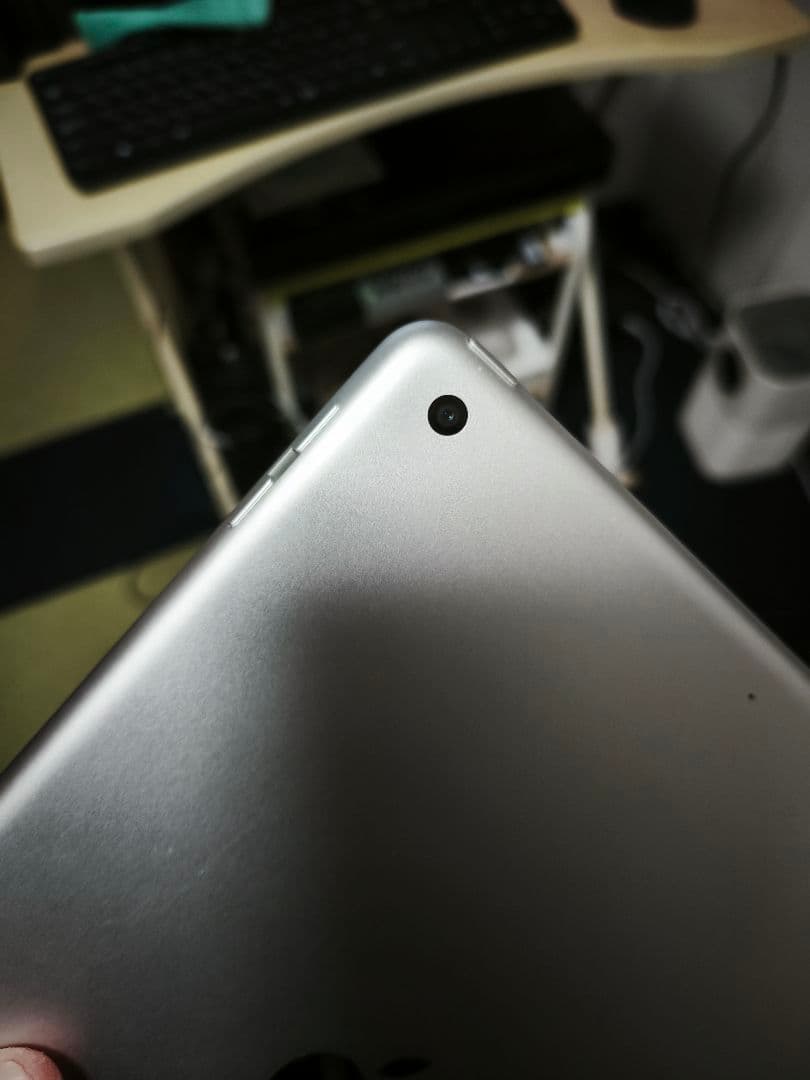 【美品】iPad 第6世代 128GB Wi-Fiモデル カバー付