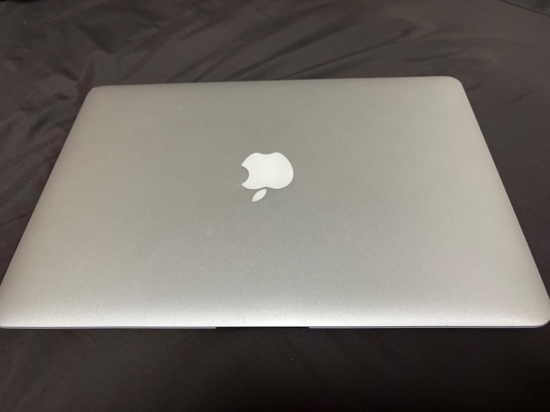 MacBook本体 Apple MacBook Air 13-inch,early15