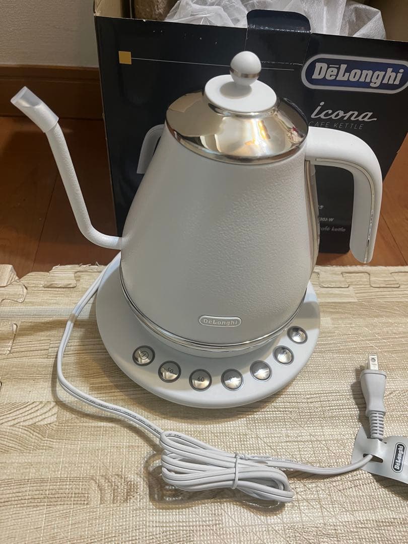 新品未使用　DeLonghi KBOE1230J 電気ケトル