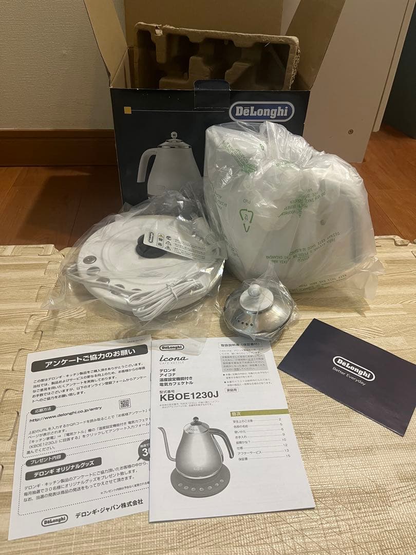 新品未使用　DeLonghi KBOE1230J 電気ケトル