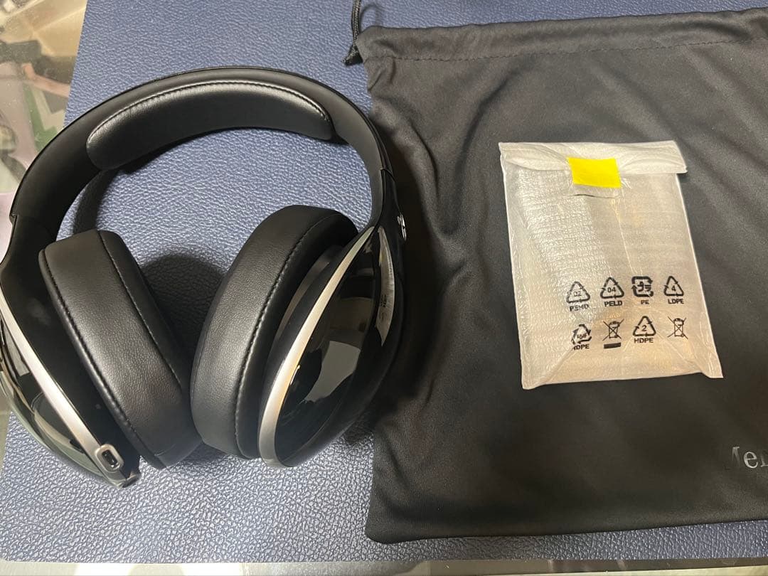 メルセデス　ベンツ　ワイヤレスヘッドホン