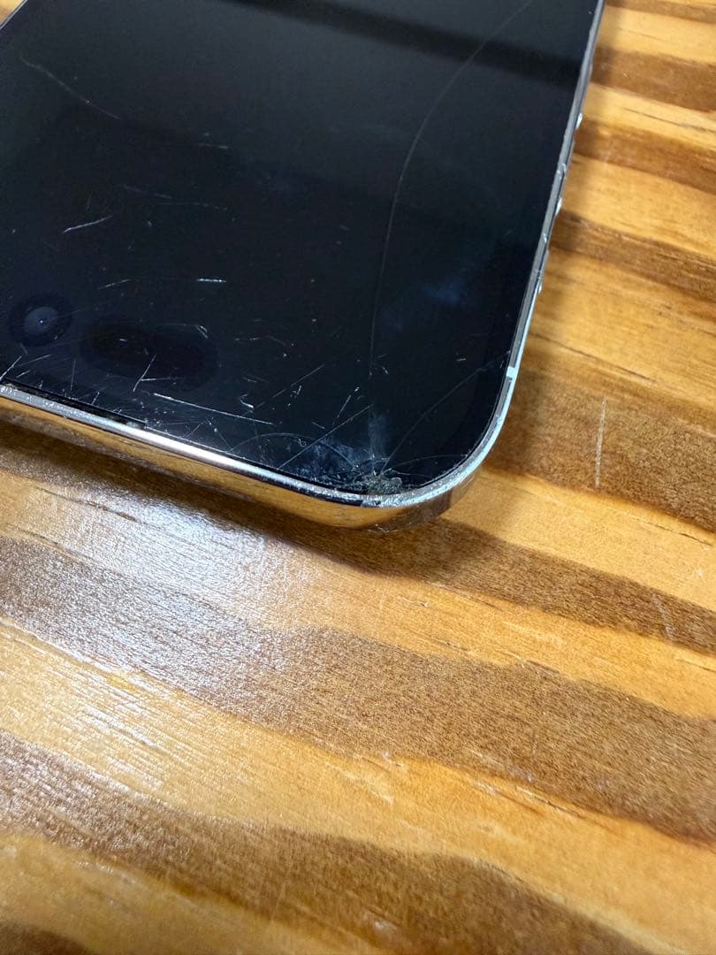 津*田様 iPhone14 pro 512GB 割れあり