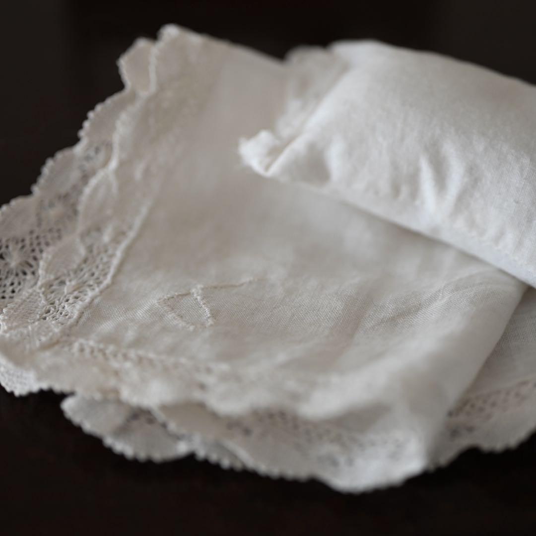 フランスアンティーク　小さなテディベアとベッド