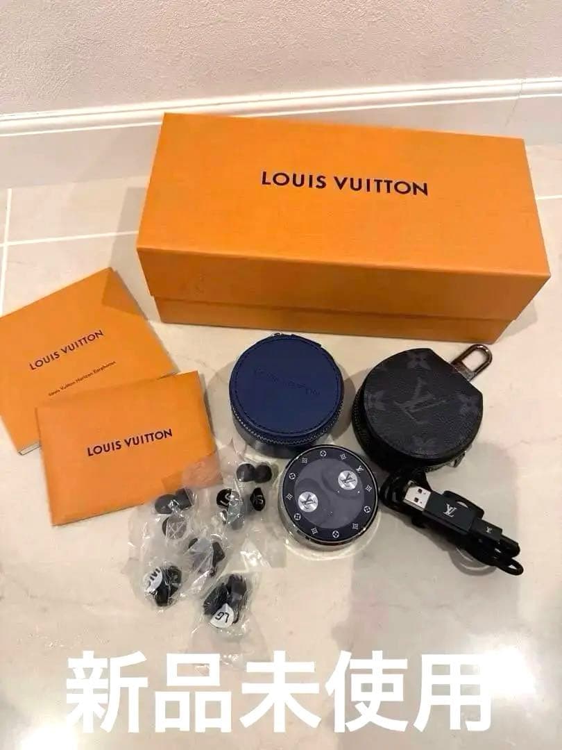 新品未使用‼️ルイヴィトン✨イヤホン➕ケース➕別売りモノグラムケース➕他付属品あり