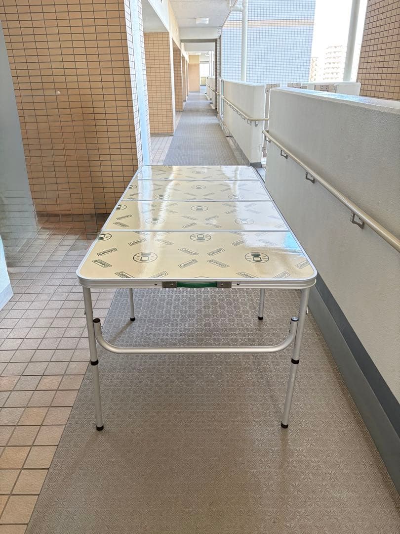 Colemanファミリー・グループ向け大型アウトドアテーブル四折テーブル 8