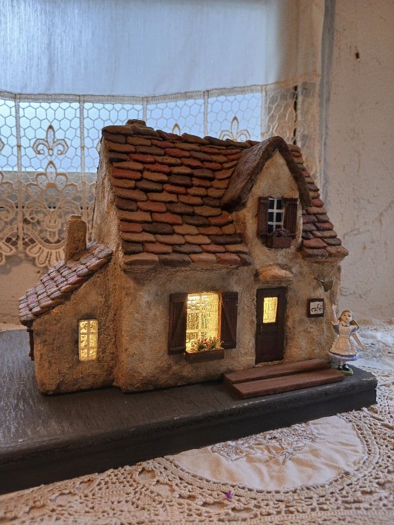 モルタルオブジェ　可愛いカフェ