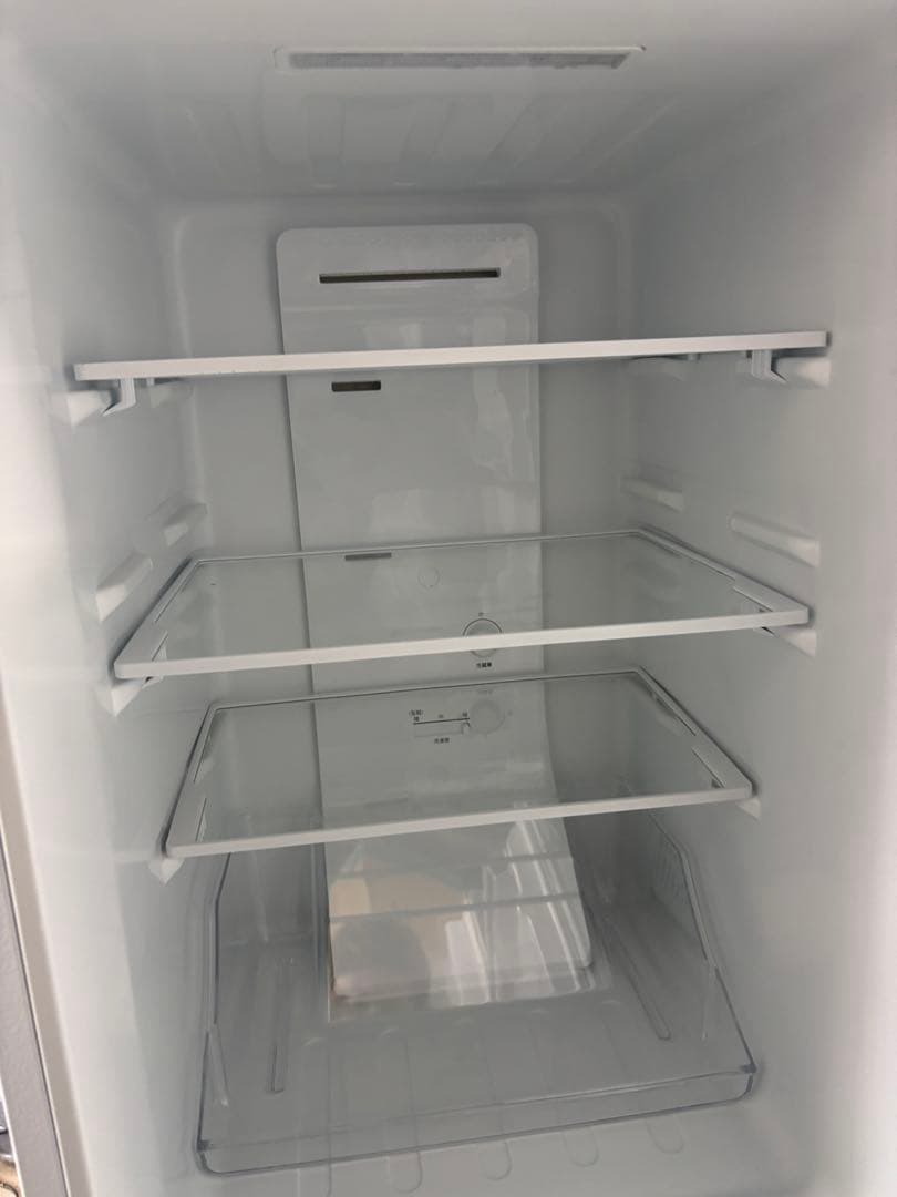 ヤマダ冷凍冷蔵庫　YRZ-F15J 156L 大容量ドアポケット2023年製T