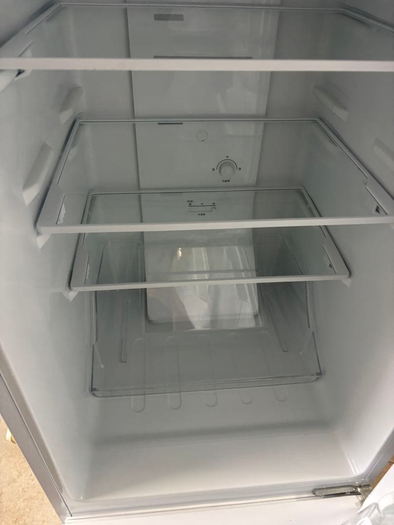 ヤマダ冷凍冷蔵庫　YRZ-F15J 156L 大容量ドアポケット2023年製T